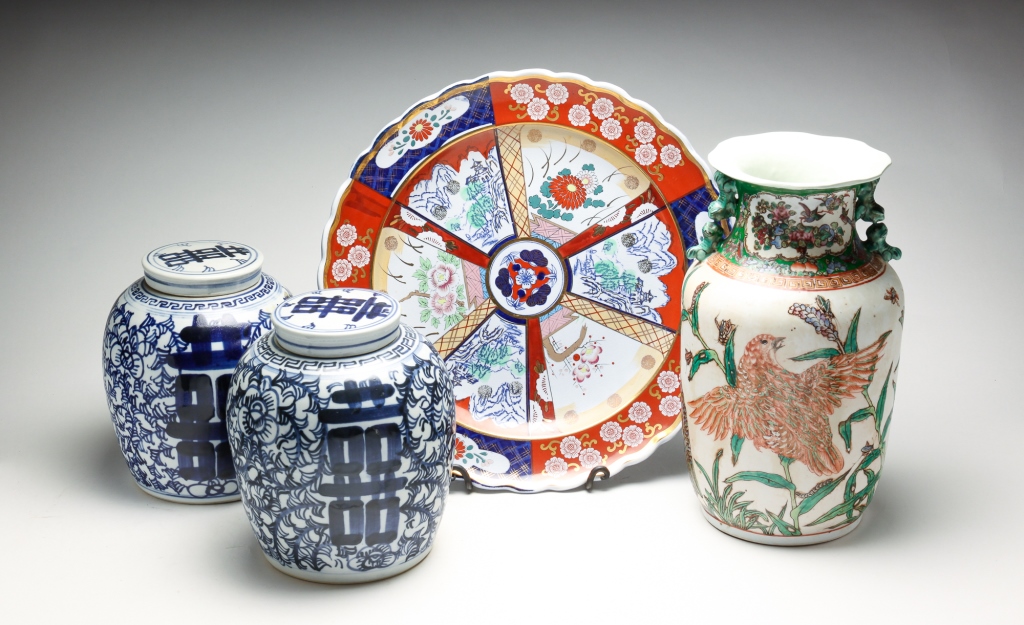 Appraisal: FOUR PIECES OF CHINESE PORCELAIN Late th century Imari charger