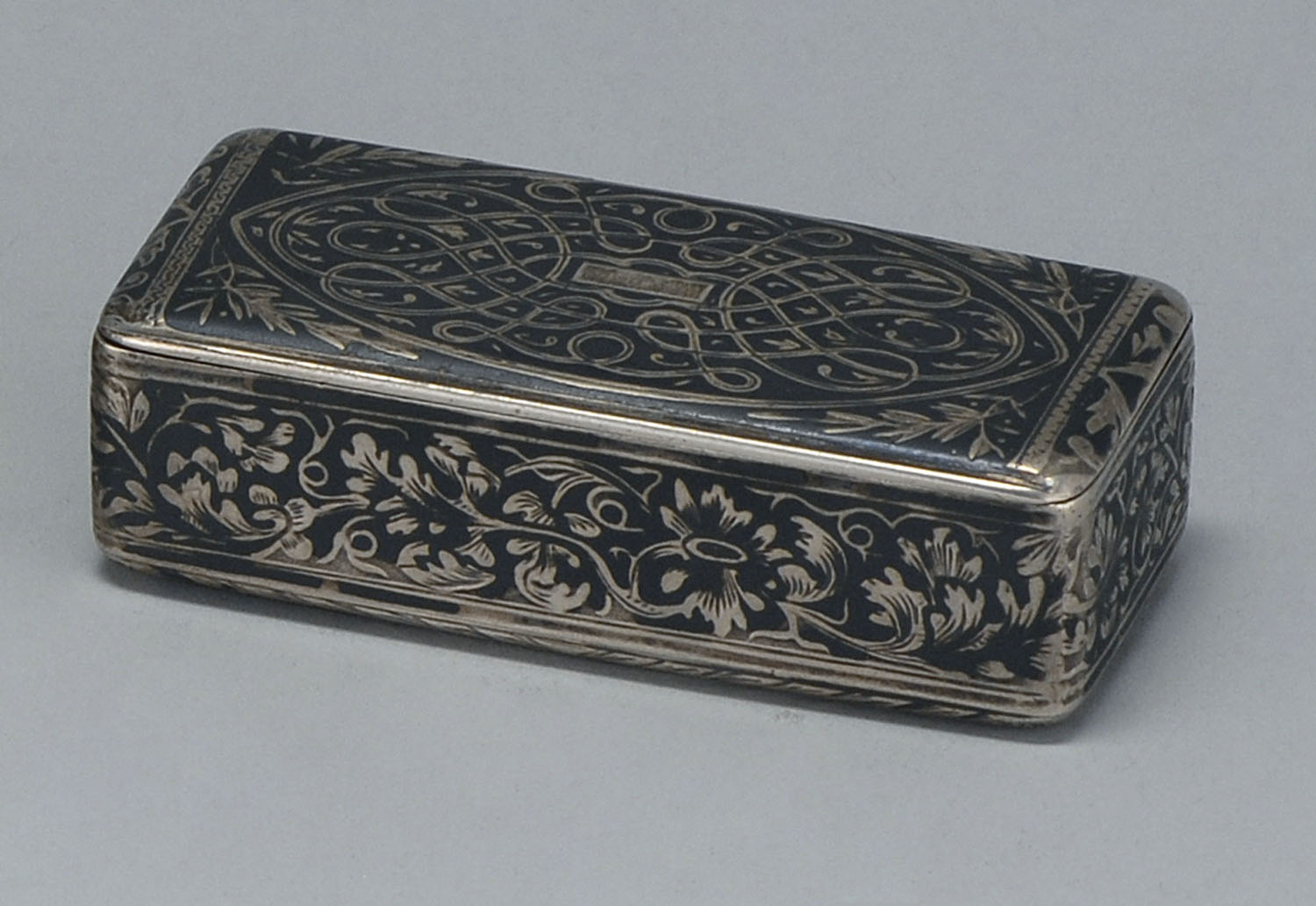 Appraisal: FRENCH NIELLO SILVER BOX Marks on interior lip of lid