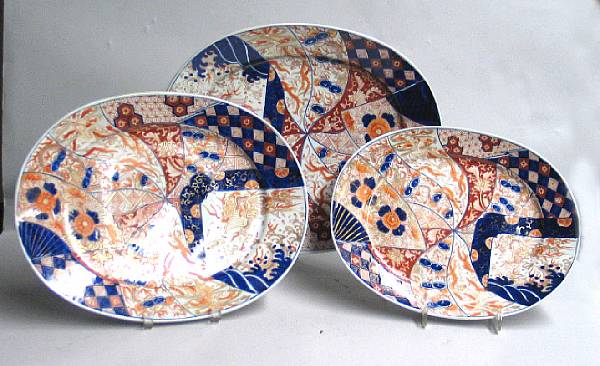 Appraisal: Four Imari porcelain platters Meiji Taisho Period Including a set