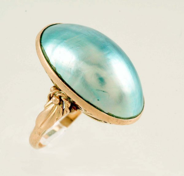 Appraisal: Mobe pearl ring set in marked K yellow gold setting