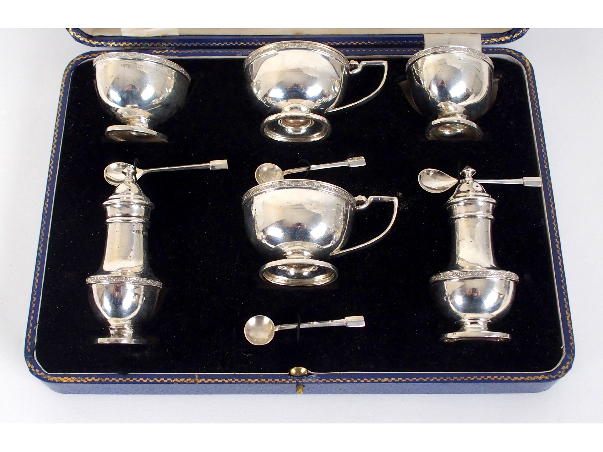 Appraisal: A cased six piece silver condiment setby Duncan and Scobbie