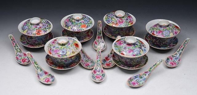 Appraisal: A SET OF FIVE CHINESE REPUBLICAN PERIOD RICE BOWLS AND