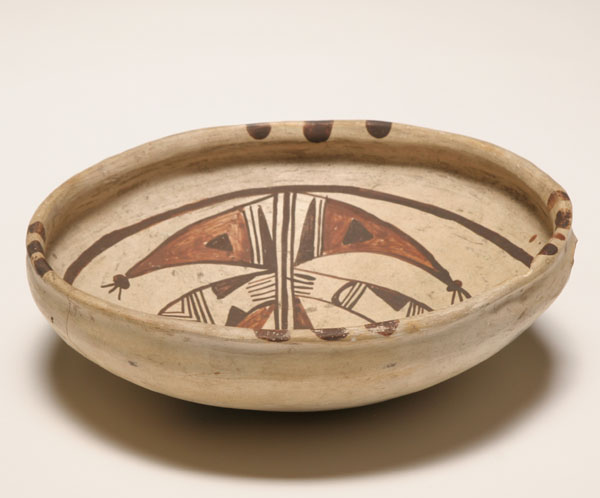 Appraisal: Native American Indian Southwest Zuni pottery bowl with stylized design