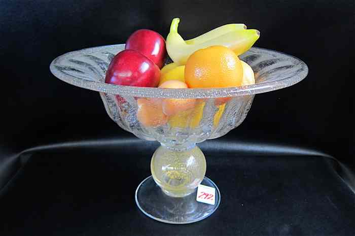 Appraisal: AN ART GLASS LARGE FRUIT BOWL internally decorated with speckled