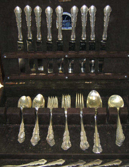 Appraisal: REED BARTON STERLING SILVER FLATWARE SET Georgian Rose pattern comprising