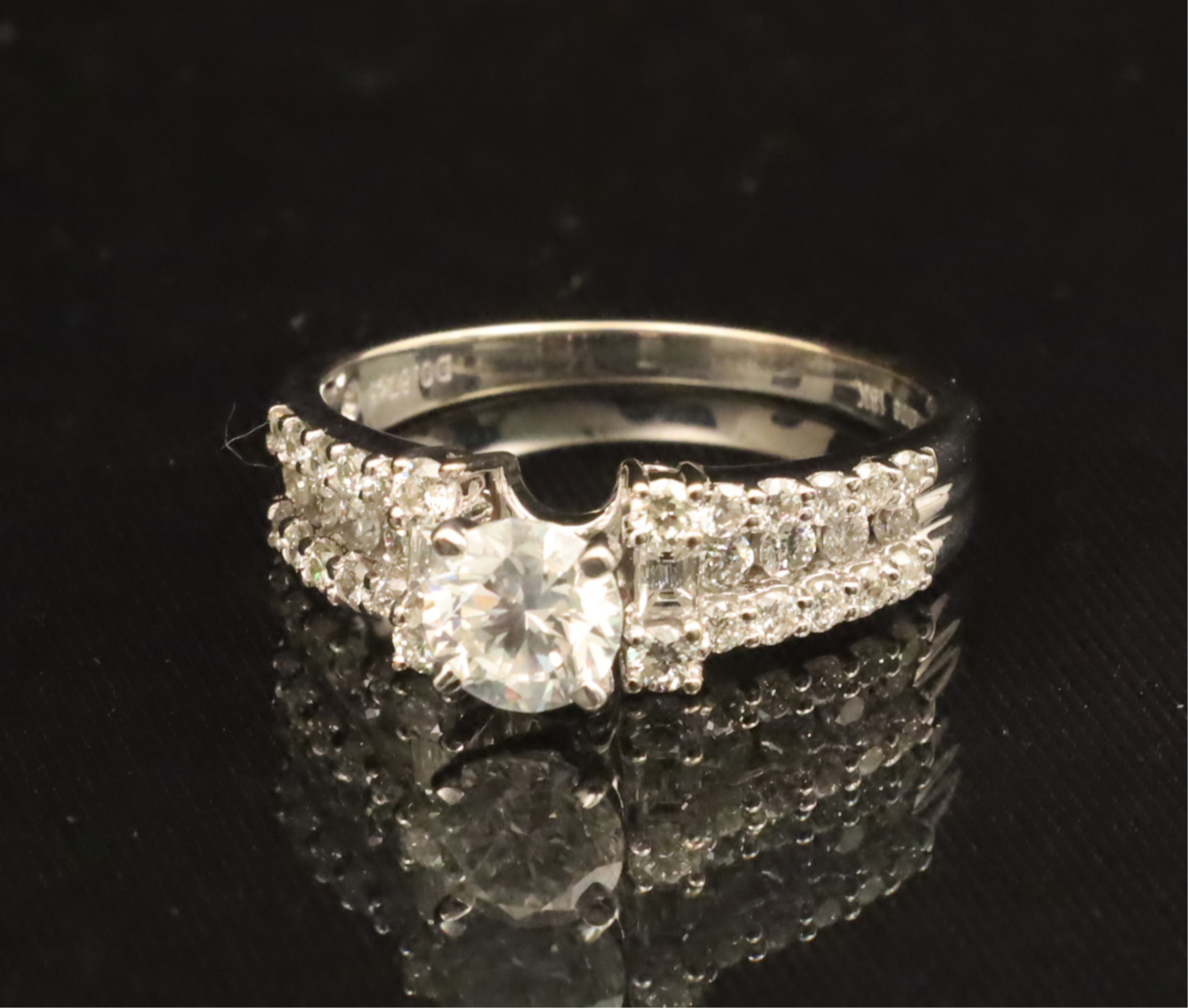 Appraisal: K WHITE GOLD DIAMOND RING CENTER CT W GIA K