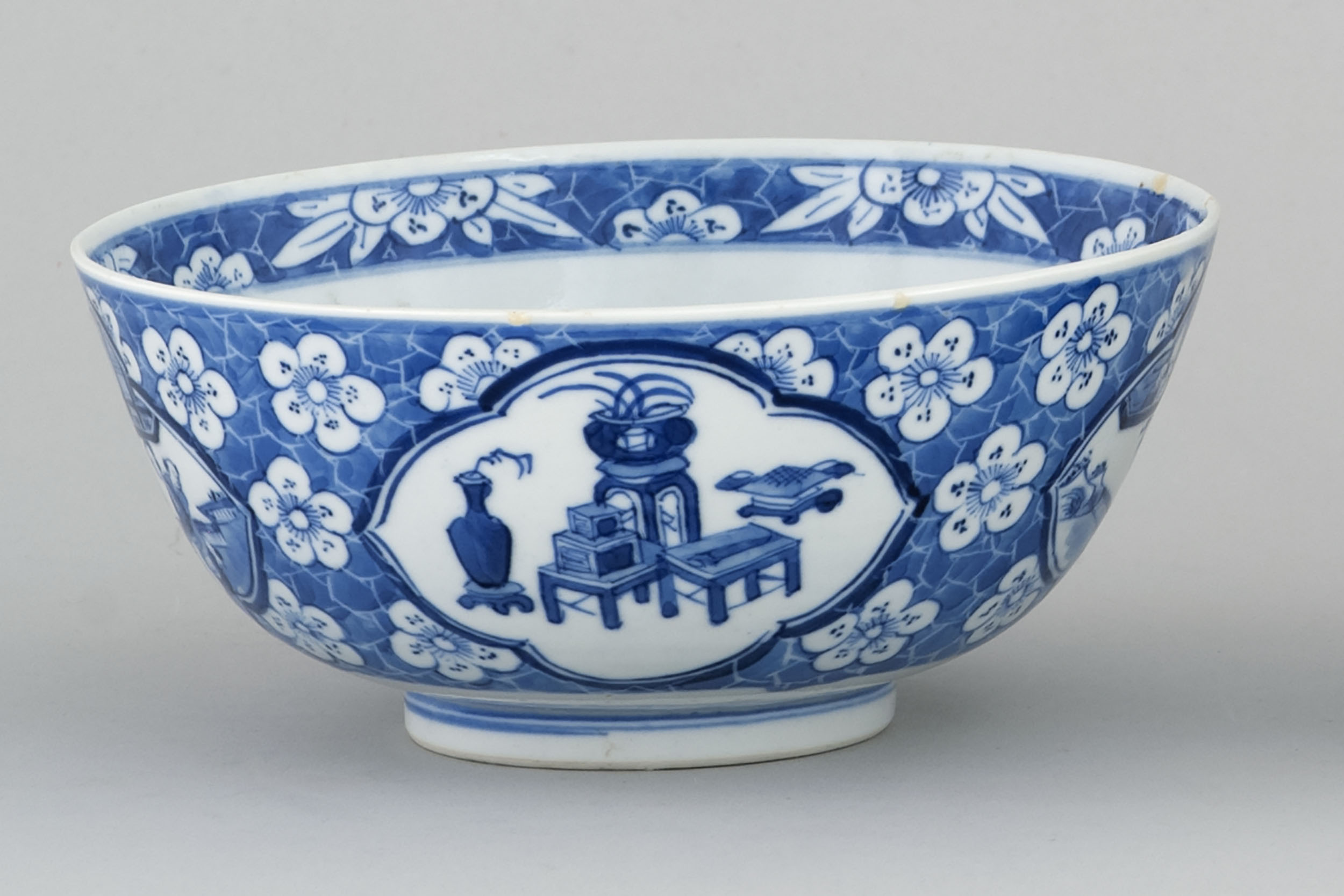 Appraisal: BLUE AND WHITE PORCELAIN BOWL Late th CenturyWith decoration of