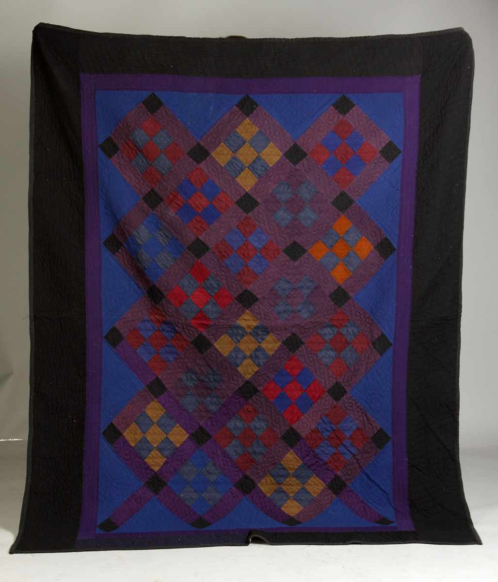 Appraisal: Amish Quilt Early th cent Condition Excellent Dimensions '' x