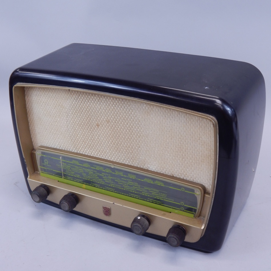 Appraisal: A Philips A Bakelite radio cm wide