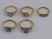 Appraisal: A mixed lot comprising five diamond rings all marked ct