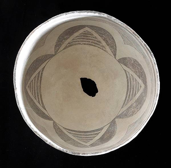 Appraisal: A Mimbres black-on-white bowl Painted with a lobed pattern and