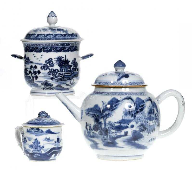 Appraisal: A CHINESE PORCELAIN TEAPOT AND COVER of globular shape painted