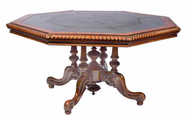 Appraisal: A VICTORIAN OCTAGONAL OAK LIBRARY CENTRE TABLE the top with