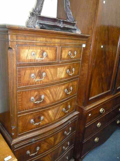 Appraisal: A GEORGIAN STYLE SMALL SIZE MAHOGANY SERPENTINE FRONTED CHEST ON