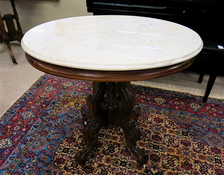 Appraisal: A VICTORIAN LAMP TABLE American last quarter of the th