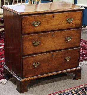 Appraisal: English George III chest of drawers English George III chest