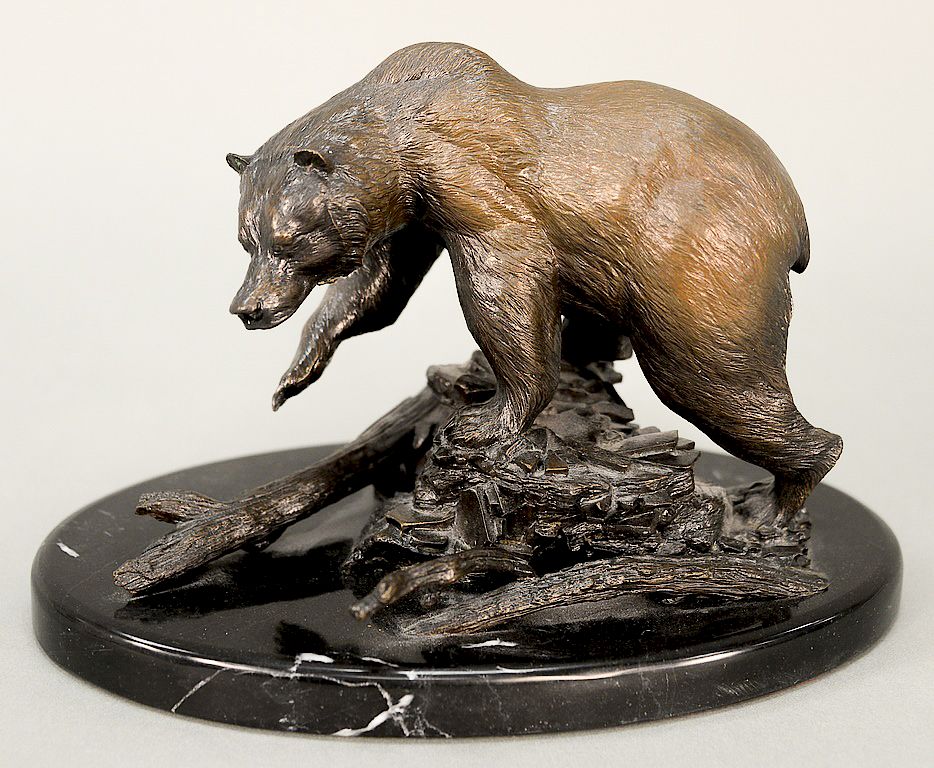 Appraisal: William Davis bronze grizzly bear on oval granite base signed