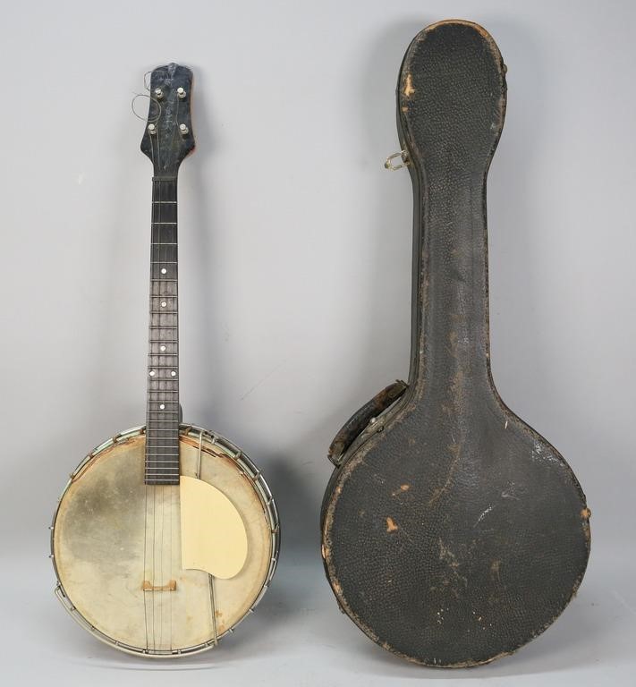 Appraisal: GIBSON SMALL TENOR BANJOGibson small tenor banjo American Early th