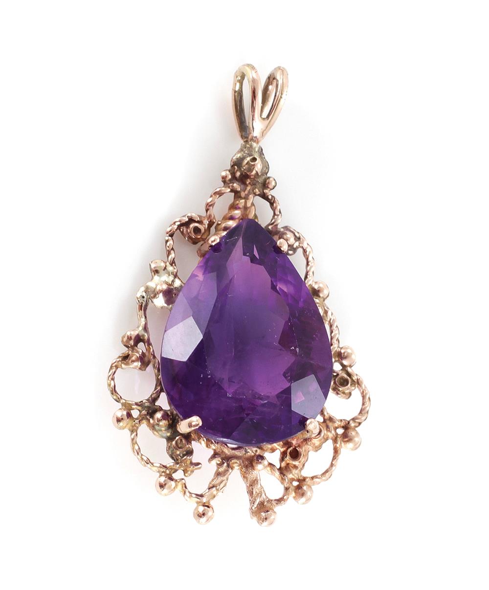 Appraisal: Gold and amethyst pendant approx ct x x mm pear-shape