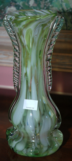 Appraisal: A VICTORIAN GREEN GLASS VASE