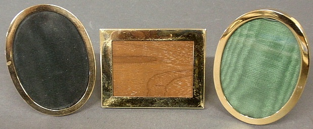 Appraisal: - Two small k gold oval picture frames each approx