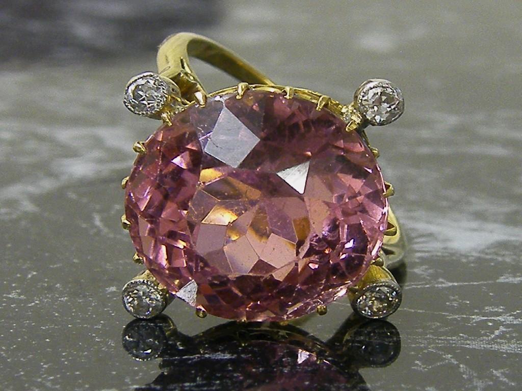 Appraisal: Large yellow gold gem set dress ring the pink centre