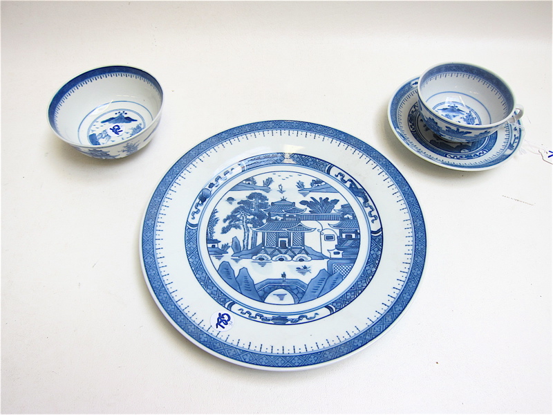 Appraisal: BLUE WILLOW DINNERWARE thirty-one pieces dinner plates soup bowls cups