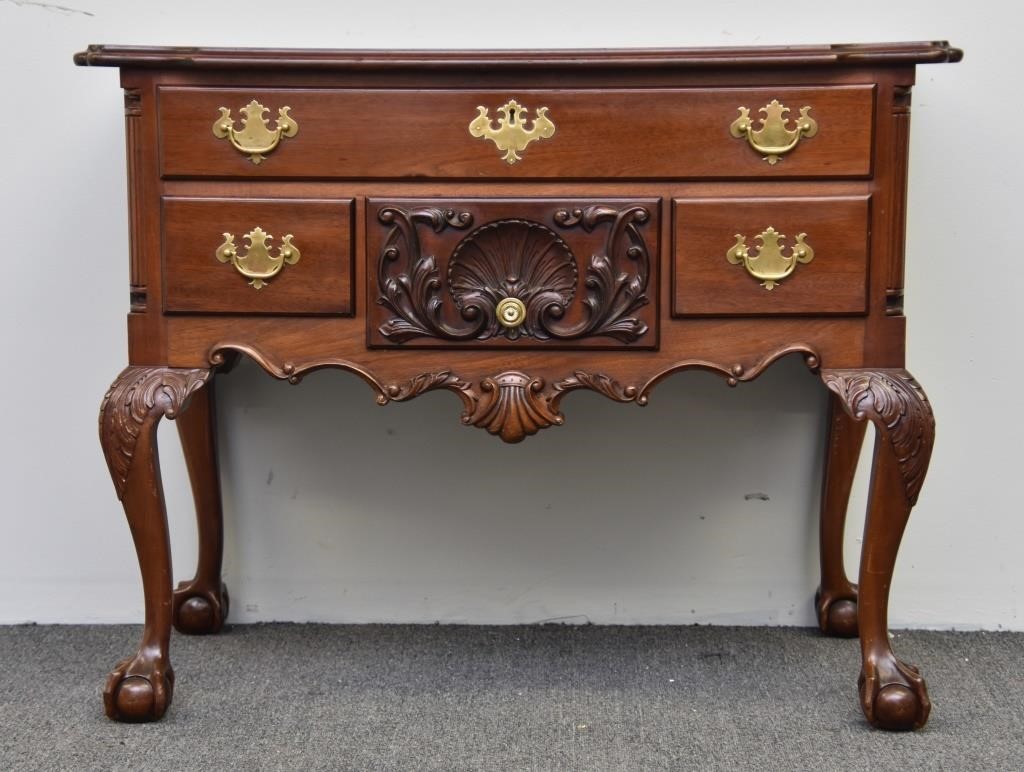 Appraisal: Feldenkreis Chippendale Philadelphia mahogany lowboy h x w x d