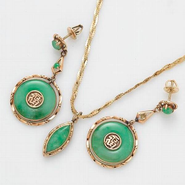 Appraisal: A collection of jade and k gold jewelry comprising a