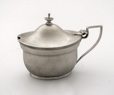 Appraisal: A George III oval mustard pot with a domed cover