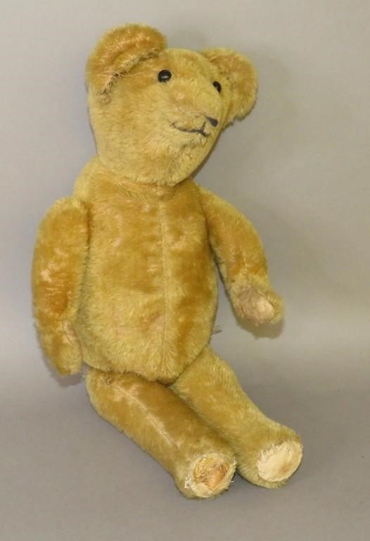 Appraisal: GOLDEN MOHAIR HUMPBACK TEDDY BEARca - Steiff-type straw stuffed mohair