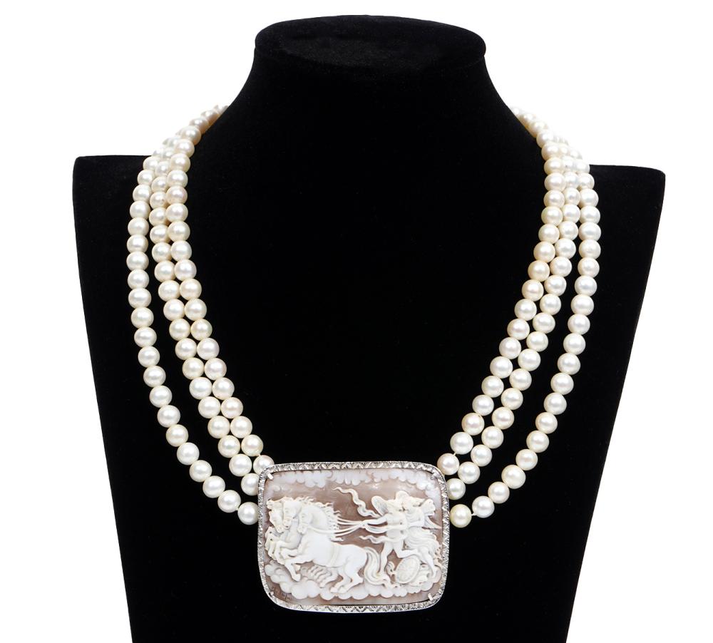 Appraisal: CAMEO PEARL K WG SITO NECKLACE K white gold triple