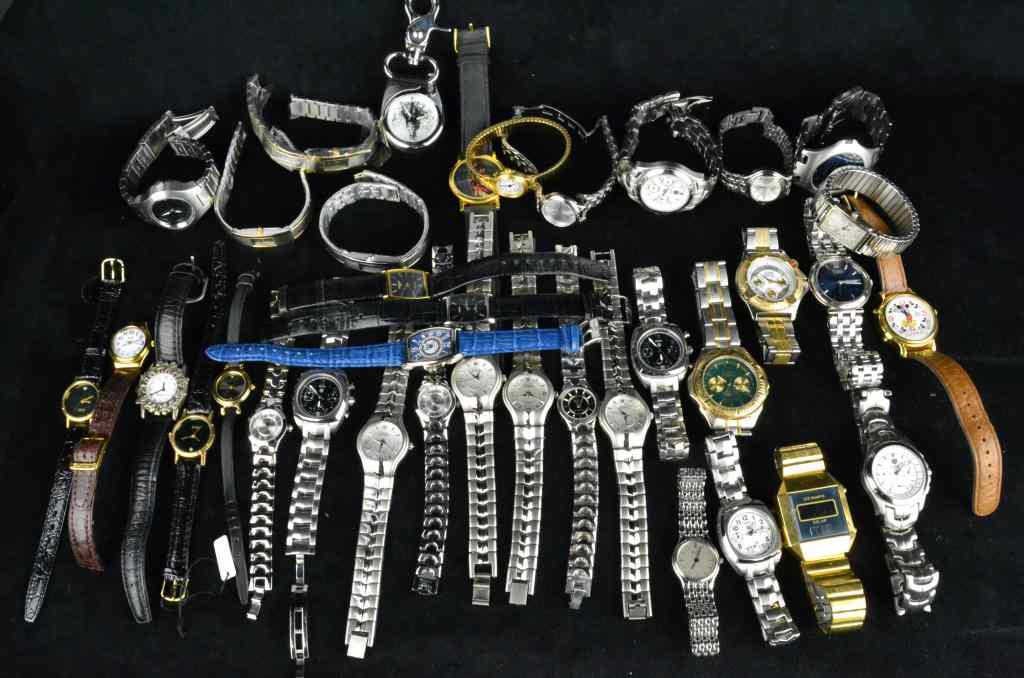 Appraisal: Collection of Wrist WatchesLot of new and used men's and