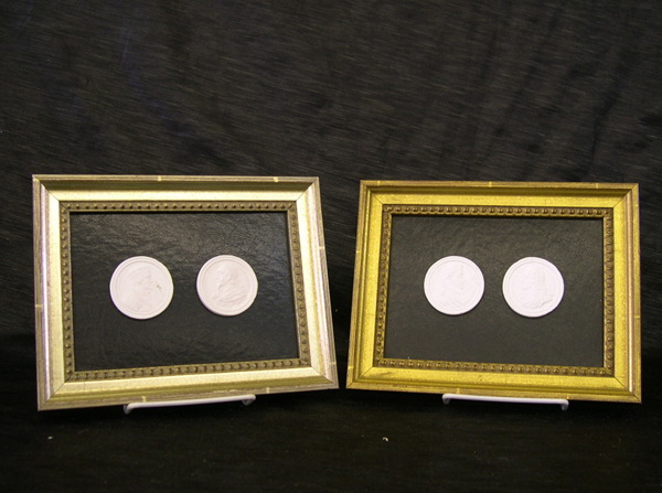 Appraisal: Pair of Giltwood-Framed Pairs of Circular English Intaglio Casts depicting