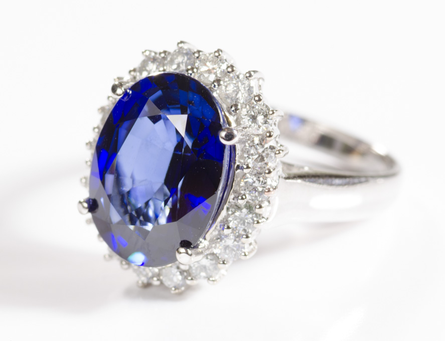 Appraisal: SAPPHIRE DIAMOND AND FOURTEEN KARAT GOLD RING The white gold