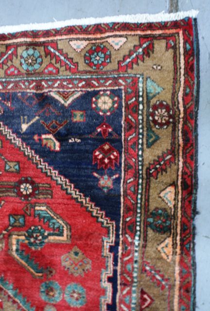 Appraisal: A Zanjan rug cms x cms