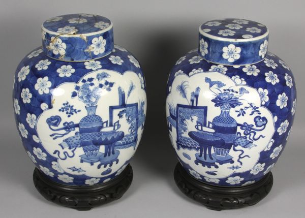 Appraisal: Pair of th or th Century Chinese blue and white