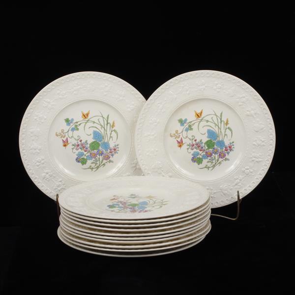 Appraisal: Set of twelve Wedgwood Wellesley Montreal dinner plates Each with