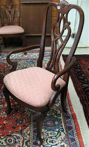 Appraisal: SET OF EIGHT QUEEN ANNE STYLE MAHOGANY DINING CHAIRS Ethan