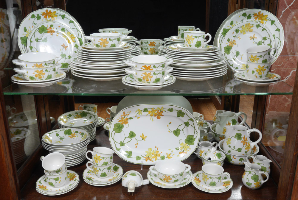 Appraisal: VILLEROY BOCH ''GERANIUM'' CHINA Approx pieces to include platter ''