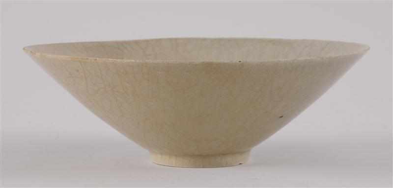 Appraisal: SUNG DIN YING GLAZED POTTERY BOWL The tapered footed bowl