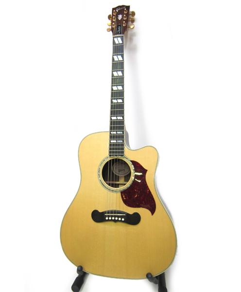 Appraisal: A GIBSON ACOUSTIC GUITAR SONGWRITER DLX STUDIO WITH A HARD