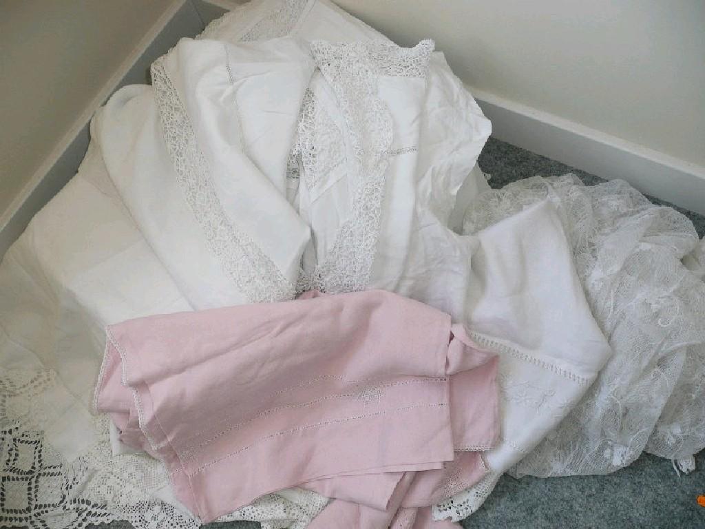 Appraisal: Vintage bed linen etc to include a large cotton bed