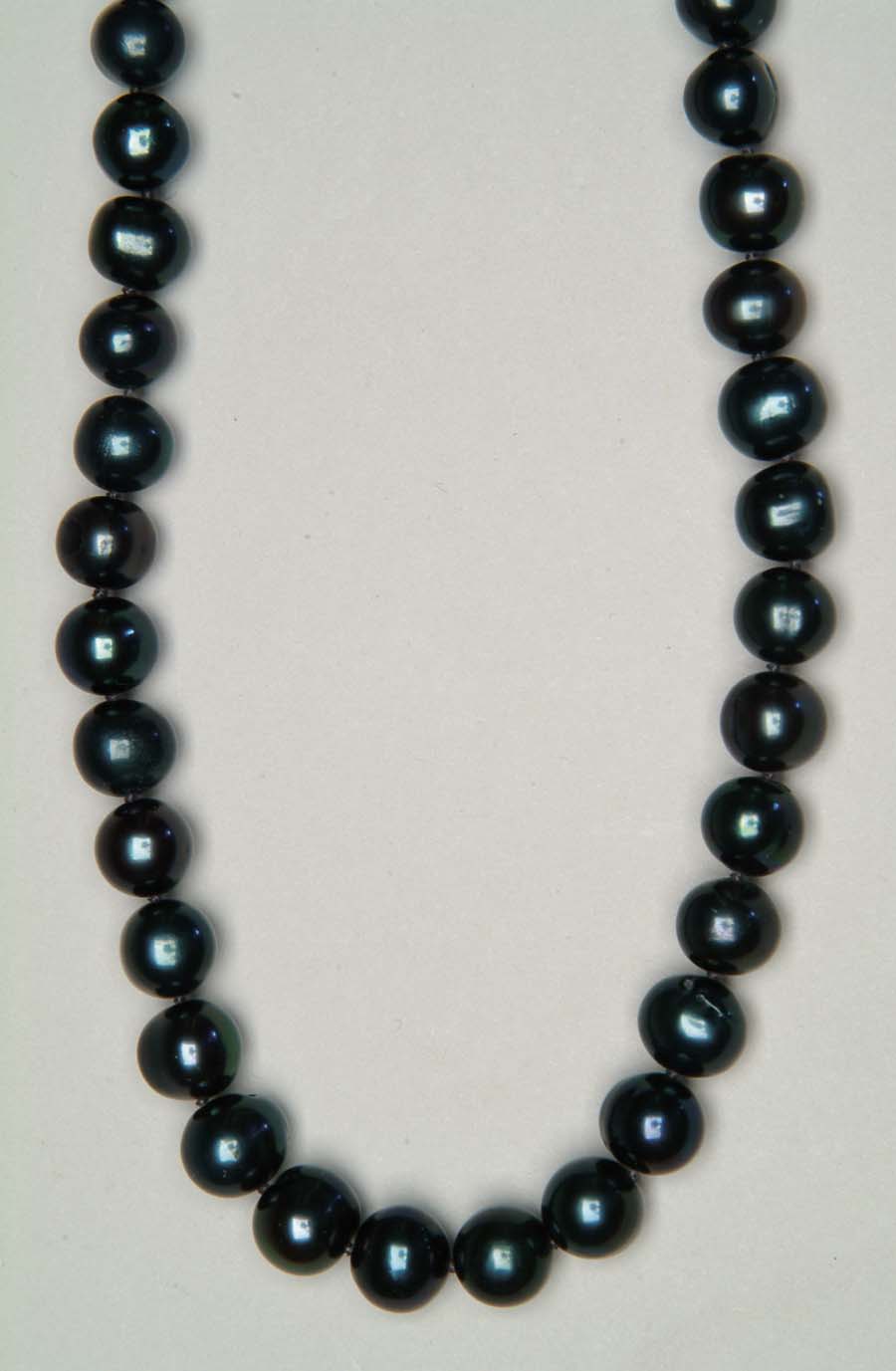 Appraisal: BLACK PEARL NECKLACE Lovely - to mm black cultured pearl