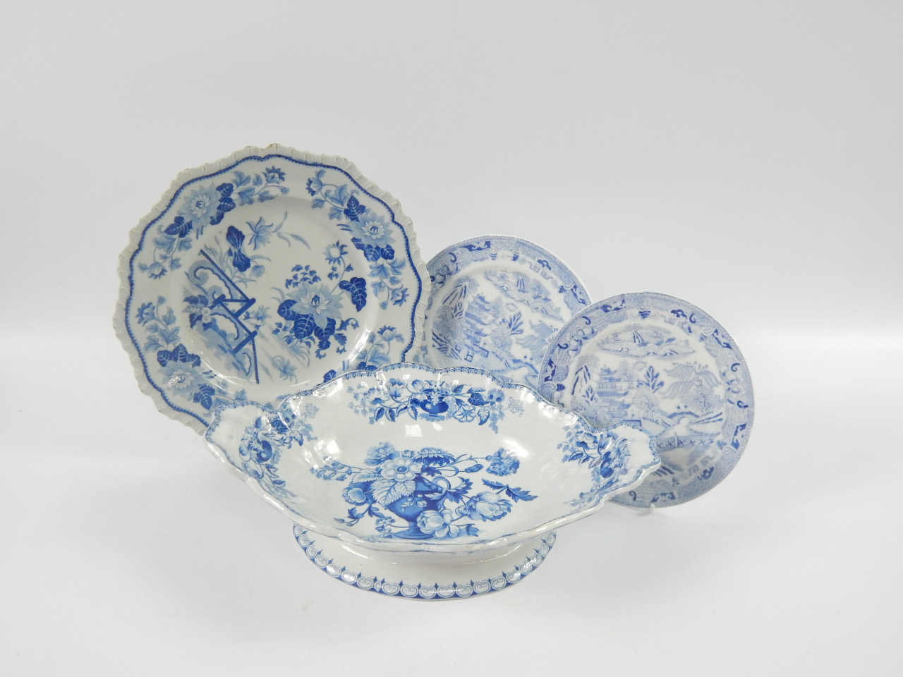 Appraisal: A botanical fruit bowl early thC with blue and white