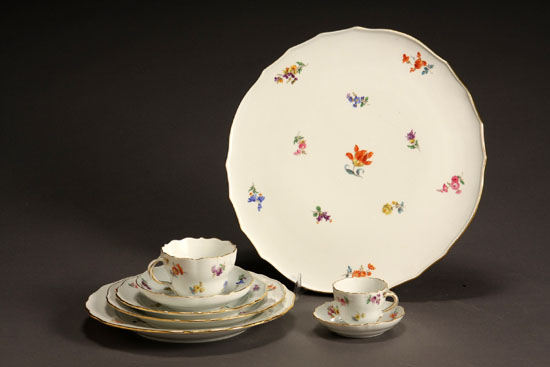 Appraisal: Lot Property of Various Owners Meissen 'Scattered Flowers' Dinner Service