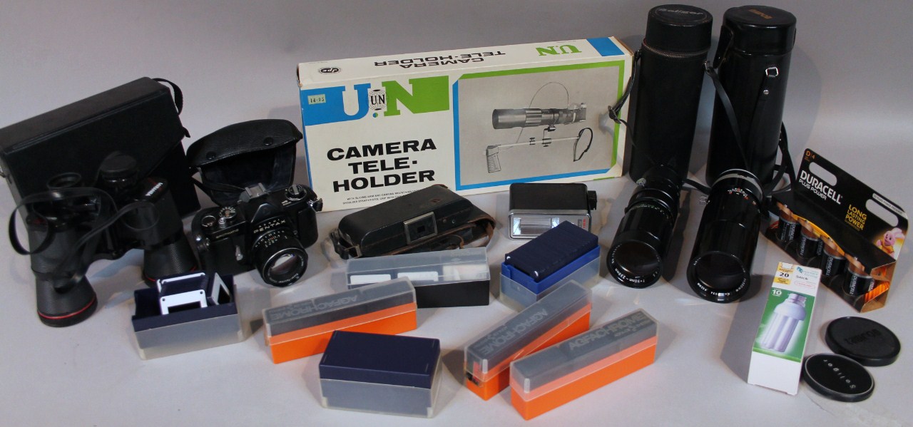 Appraisal: Various cameras accessories etc to include a Soligor lens f