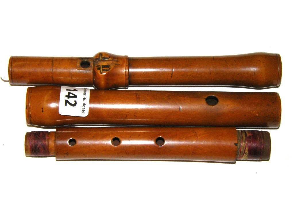 Appraisal: Late th century English boxwood flute by and stamped Schuchart