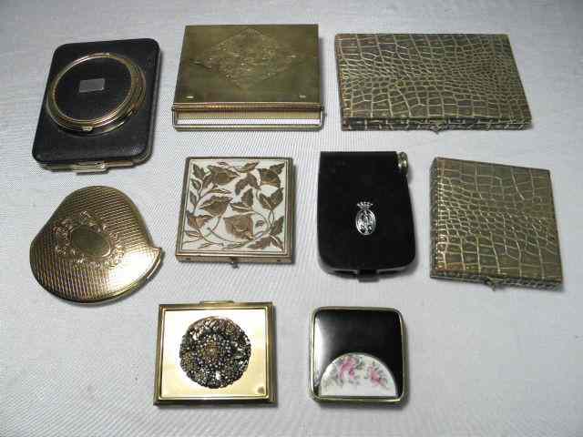 Appraisal: Lot of assorted vintage powder compacts Includes makers such as