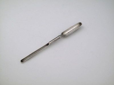 Appraisal: A George IV silver Fiddle and Thread pattern marrow scoop